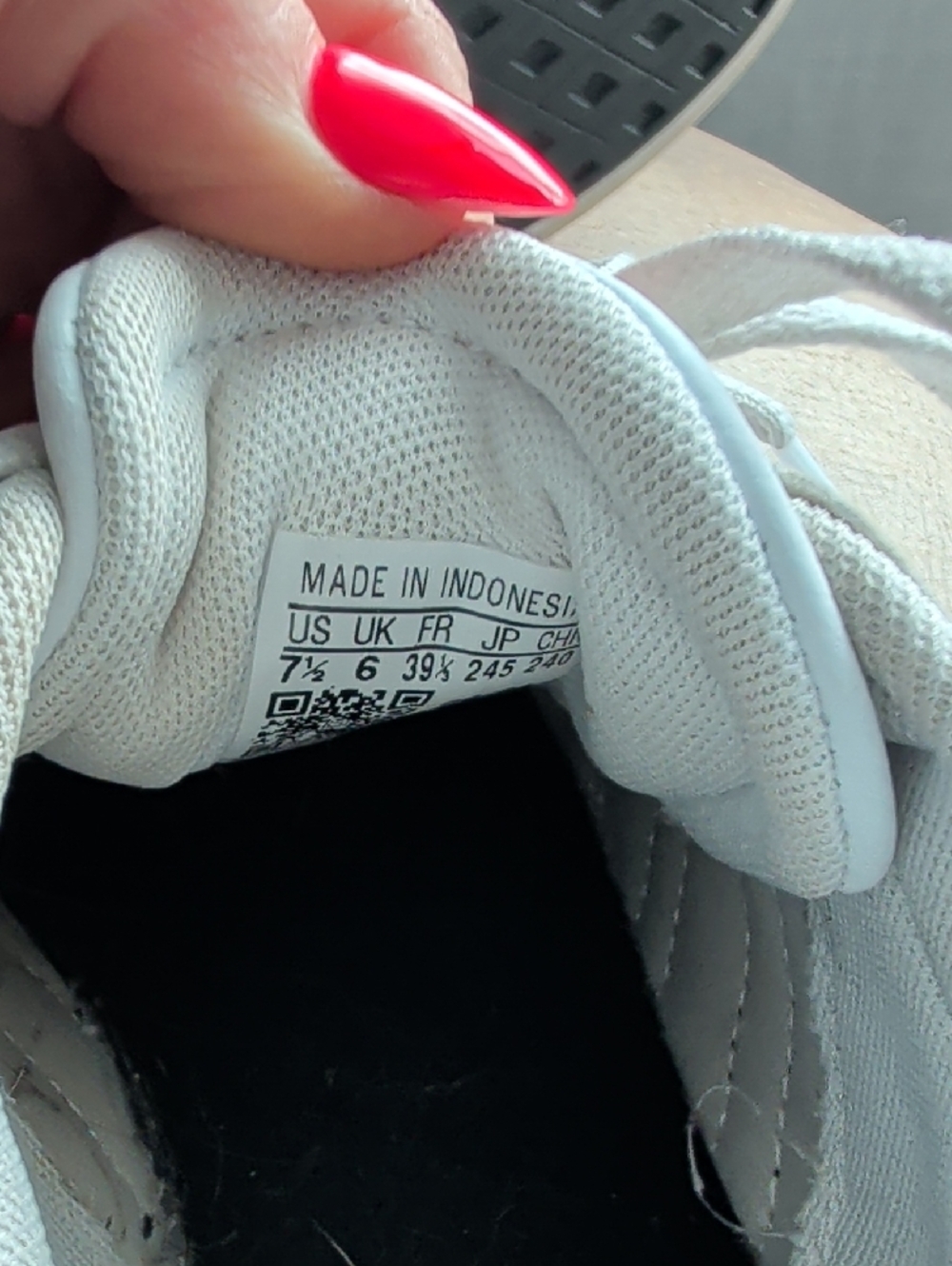 Adidas 7.5 - Picture 3 of 3